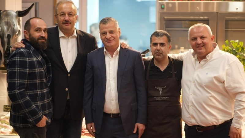 Avram Gal -Am plăcerea să vă anunț că a avut loc inaugurarea restaurantului Transylvania Steak House din Cluj. Acesta a devenit pentru mine un proiect de suflet, nefiind doar o investiție oarecare