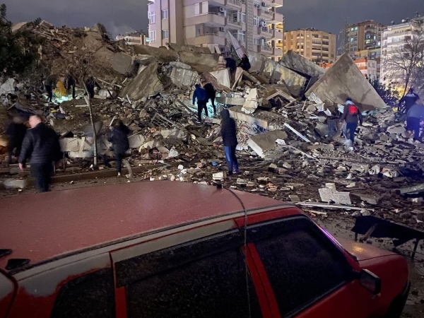 Așa arată o tragedie - cutremur de 7,8 (unele agenții de știri dau 7,9) magnitudine pe scara Richter în Turcia și Siria