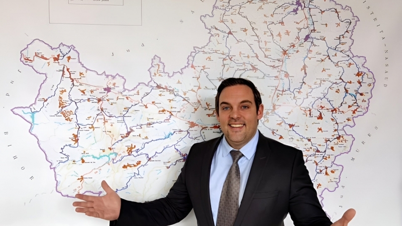 Metro Urban consideră insuficientă informarea clujenilor cu privire la subiectul construcției metroului la Cluj : „Să pui pe un site câteva informații tehnice și să organizezi dezbateri publice la care să participe doar 50 de clujeni…”