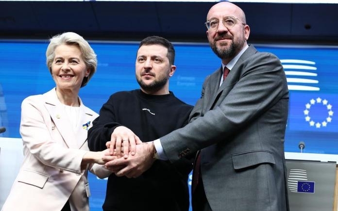 Financial Times: Ucraina cere UE 250.000 de obuze de artilerie pe lună