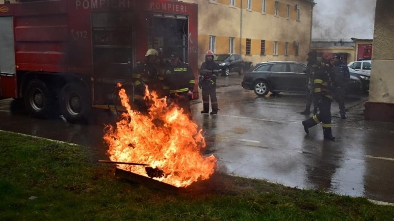 Baza 71 Aeriană Câmpia Turzii - Exercițiu de stingere a incendiilor