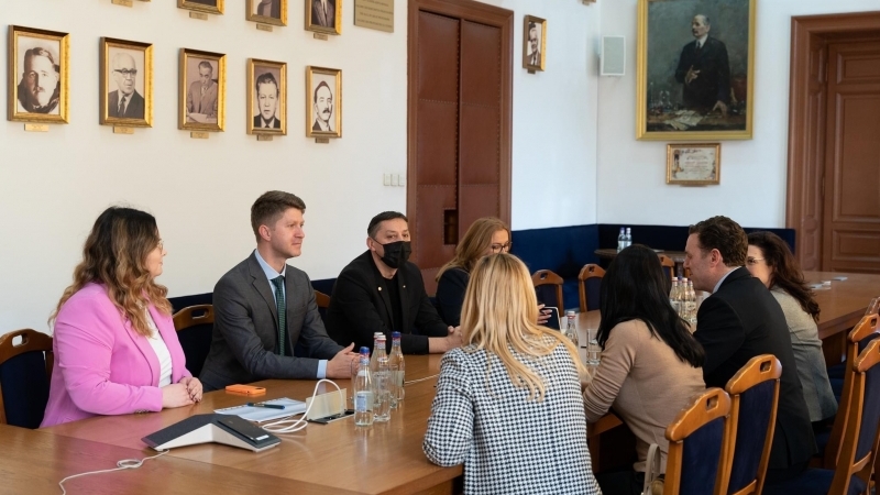 UBB Cluj - Departamentul de Sănătate Publică al universității noastre și MSD România au lansat un proiect de cercetare în politici de sănătate care analizează modul în care îmbunătățirea nivelului de alfabetizare în domeniul cancerul