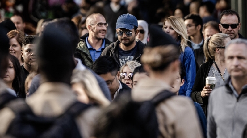 Centrul de Dezvoltarea a Opiniei: CÂMPIA TURZII se află într-un LOC CODAȘ la capitolul FERICIRE și SPERANȚĂ!