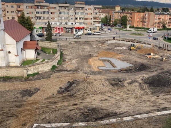 Noul CERNOBÎL la CÂMPIA TURZII! Parcul central va avea o pajiște de pavaj și “bolfe” de beton!