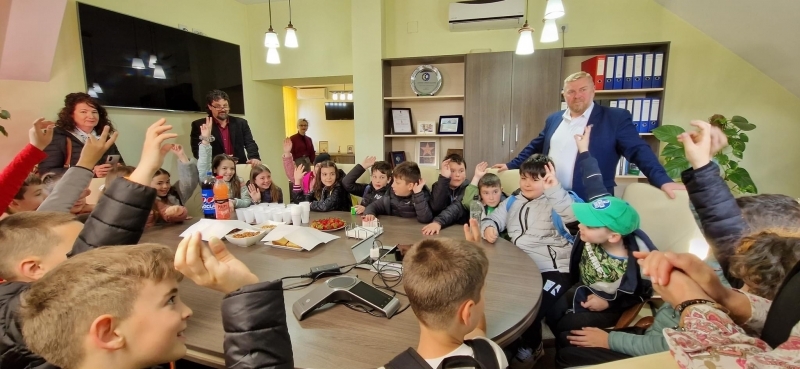 Experiențe, curiozități și emoții, la Primăria Câmpia Turzii cel mai mare angajator PNL din localitate 