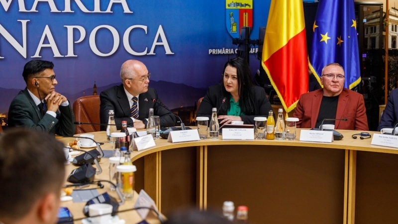Ieri doamna Irina Munteanu, prefectul județului Cluj, la invitația domnului Emil Boc, primarul Municipiului Cluj-Napoca, alături de reprezentanți ai Comisiei REGI din Parlamentul European