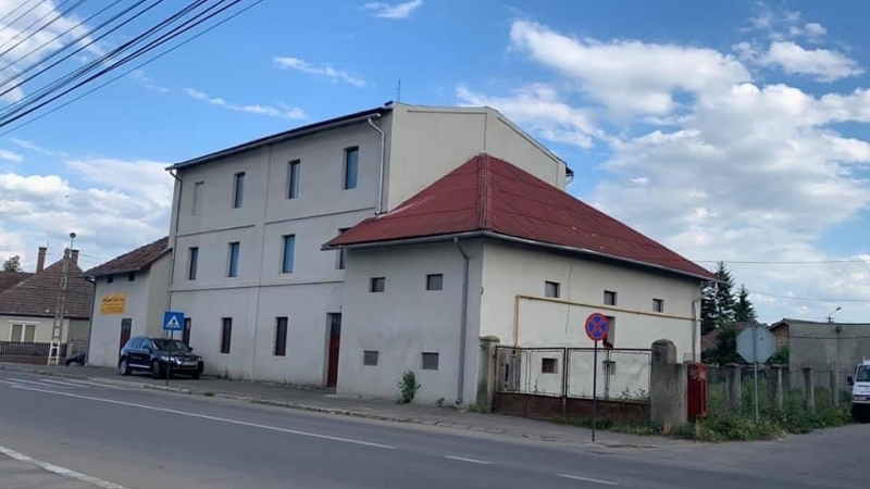 În anii 20’ la Câmpia Turzii exista o “Moară cu Gaz” care măcina pentru 10 sate, proprietatea fraților Salamon, apoi Adalbert Klein, urmat de Vasile Moldovan