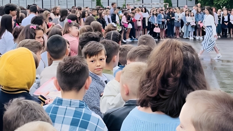 Mult succes și vacanță plăcută, dragi absolvenți!