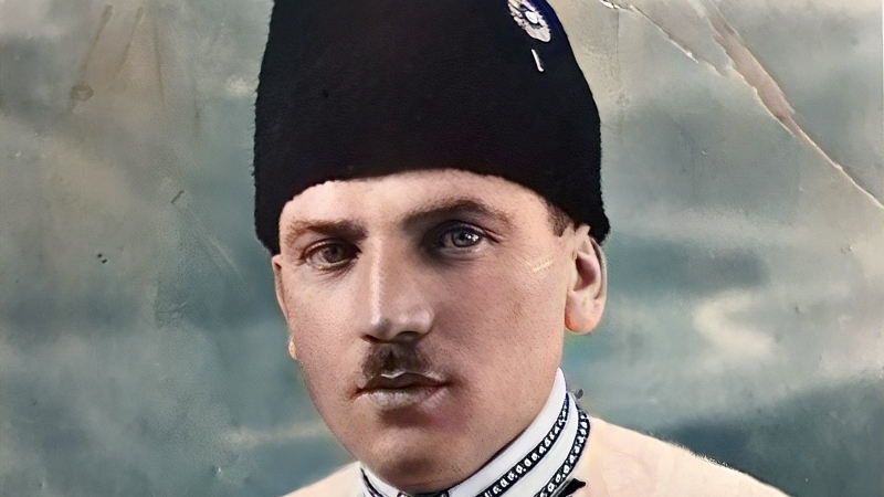 Directorul Ionel Floașiu în calitate de “Șoiman” în anul 1937 pe Stadionul Industria Sârmei Câmpia Turzii, prin “Muncă și Lumină” pentru Țară! 