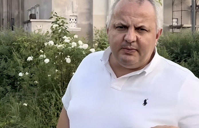 Primarul PNL D.N.Lojigan la cruci, decorații și distincții înainte, la fapte și curățenie înapoi! Lipsă de respect față de ÎPS Mitropolitul Andrei!