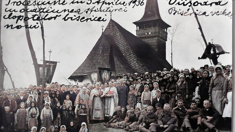 Procesiune la Viișoara în 5 Aprilie 1936 cu ocazia sfințirii clopotelor Bisericii noi. Foto- Biserica Veche de lemn 