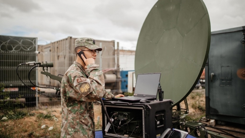 „Ziua Transmisionistului” la Baza 71 Aeriană. Oameni ai umbrei, stăpâni ai legăturii