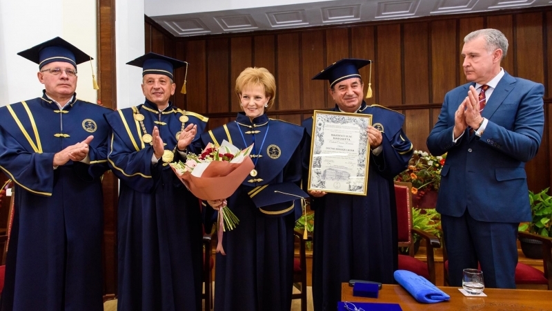 Majestatea Sa Margareta, Custodele Coroanei Române, a primit titlul de Doctor Honoris Causa al Universităţii de Ştiinţe Agricole şi Medicină Veterinară (USAMV) din Cluj-Napoca
