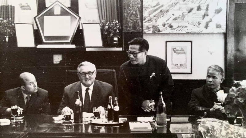 Jiang Zemin la Câmpia Turzii, alături de Ioan Stanatiev - o poză document istoric
