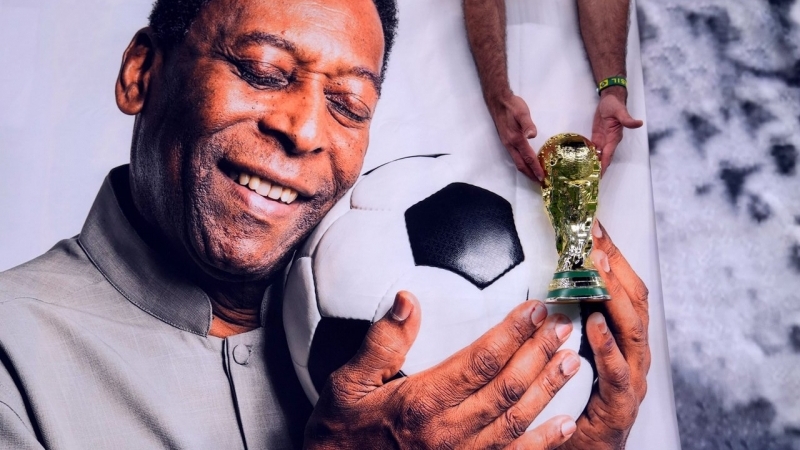 Pele a murit. Legenda fotbalului din Brazilia avea 82 de ani. Neymar: „Pele e etern!”  Citeşte întreaga ştire: Pele a murit. Legenda fotbalului din Brazilia avea 82 de ani. Neymar: „Pele e etern!”