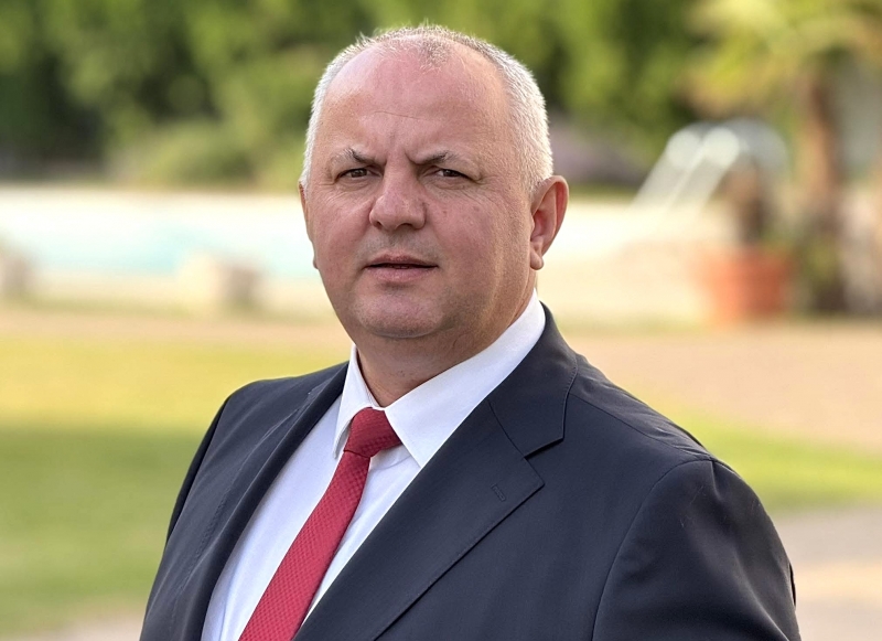 „Viața oamenilor nu are culoare politică”. Avram M. Gal lansează un apel public pentru asigurarea unui medic pe Ambulanța din Câmpia Turzii