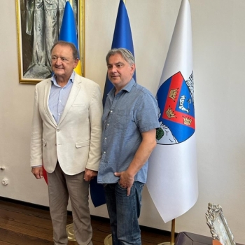 f8947c90-41a8-4b7c-b785-fd6f54e9e1be