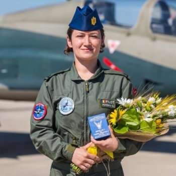 E70BC33F-0A56-4B65-BC16-85104B95B7B7