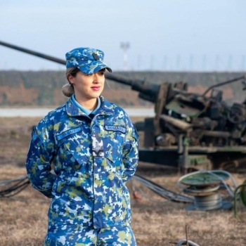 6C36018D-F357-4E2B-8337-69A0F1A63F00