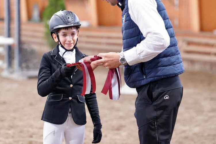 Turdeanul Ayan Nicoară impresionează în sportul ecvestru: locul I la Summer Tour 163 Plopi