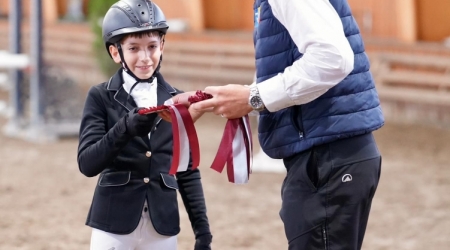 Turdeanul Ayan Nicoară impresionează în sportul ecvestru: locul I la Summer Tour 163 Plopi