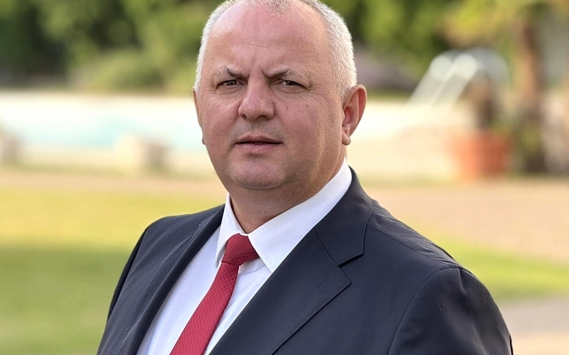 „Viața oamenilor nu are culoare politică”. Avram M. Gal lansează un apel public pentru asigurarea unui medic pe Ambulanța din Câmpia Turzii